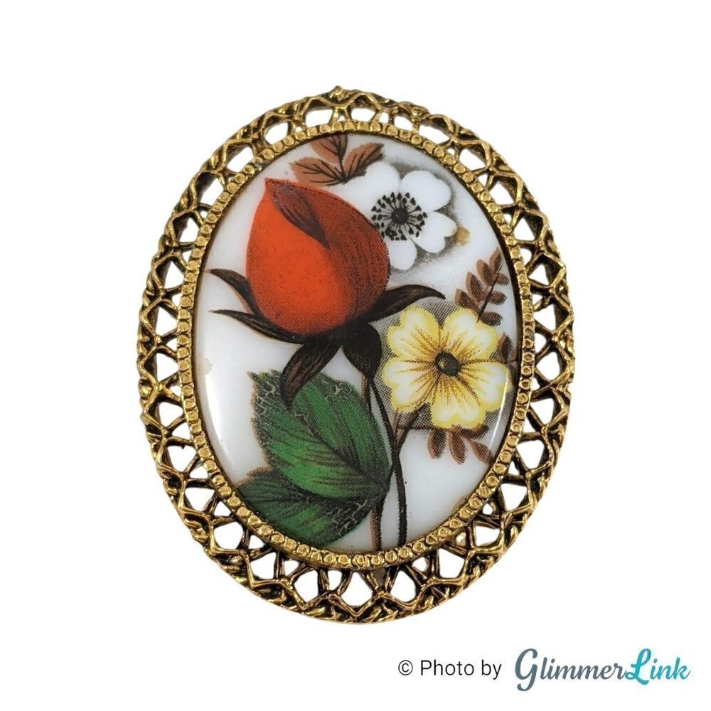 Vintage Floral Porcelain Cameo Style Filigree Gold Tone Brooch